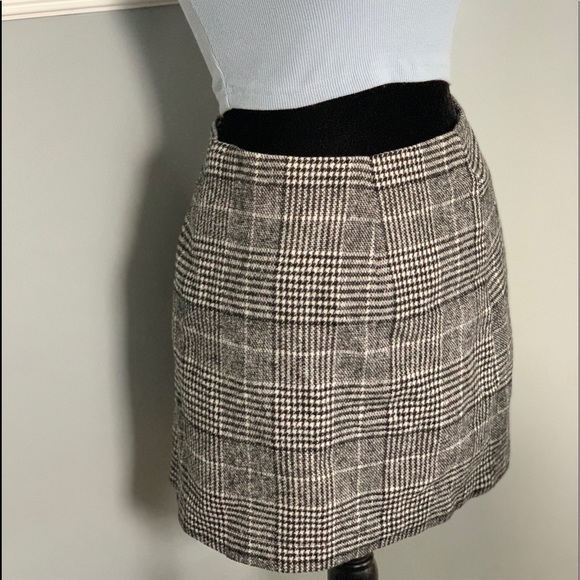 Cute skirt and tank outfit! - Picture 3 of 3